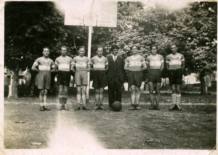 1933_Vog__sia_basket