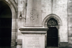 Monument_aux_morts_devant_l_Eglise
